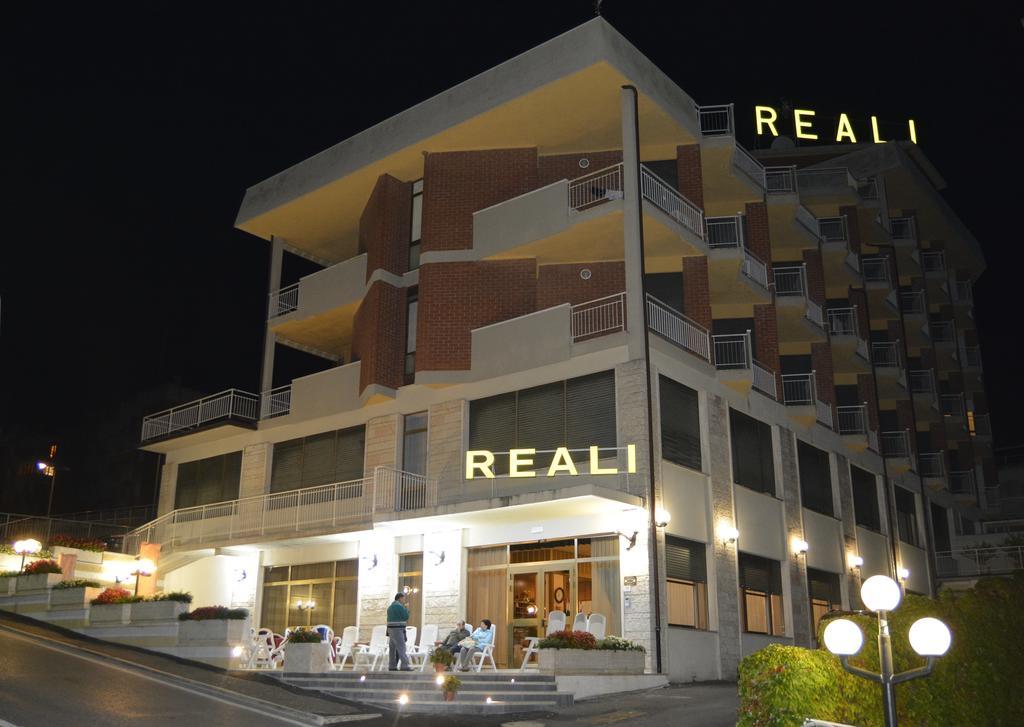 Hotel Reali Chianciano Terme Buitenkant foto