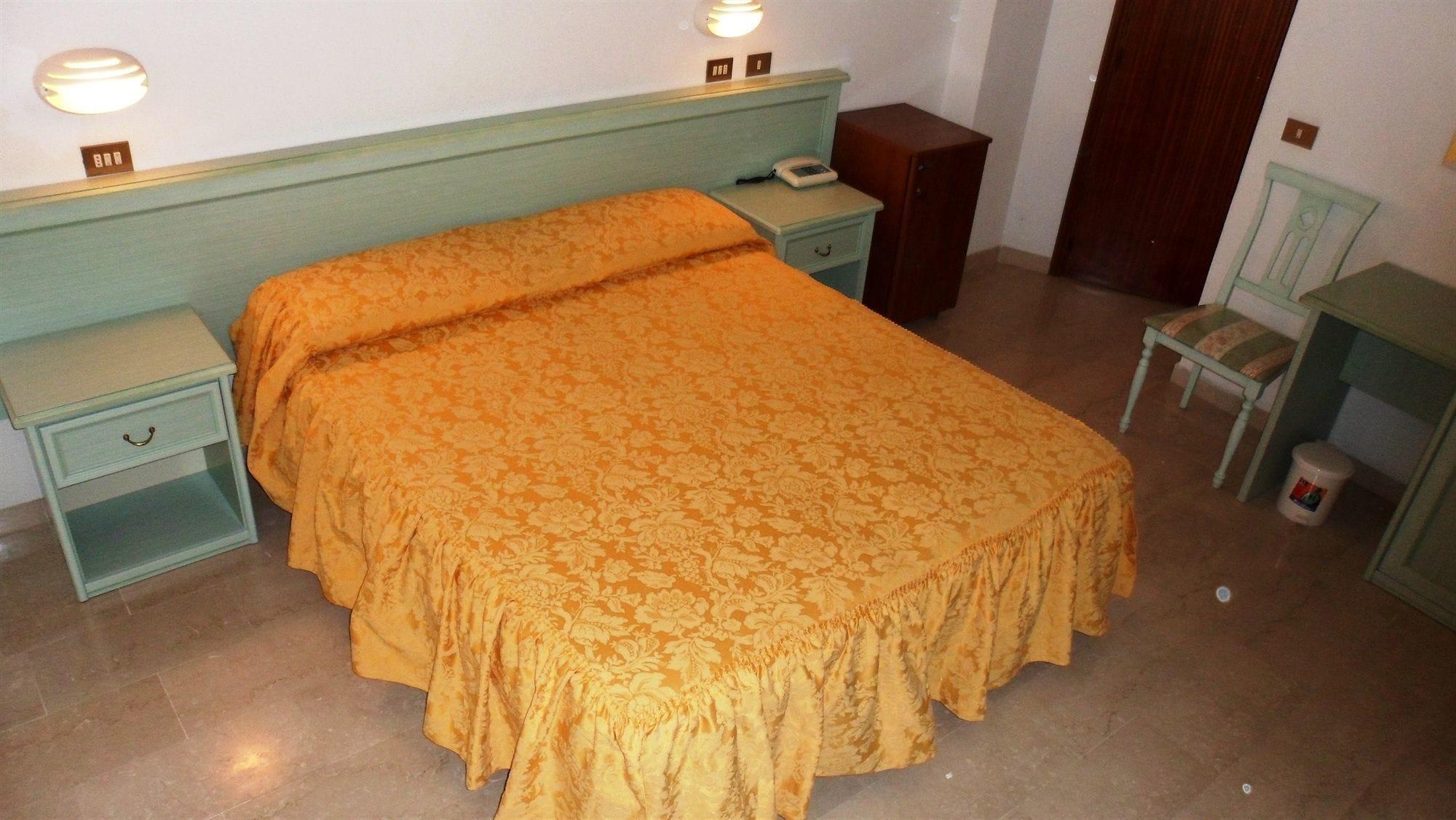 Hotel Reali Chianciano Terme Buitenkant foto