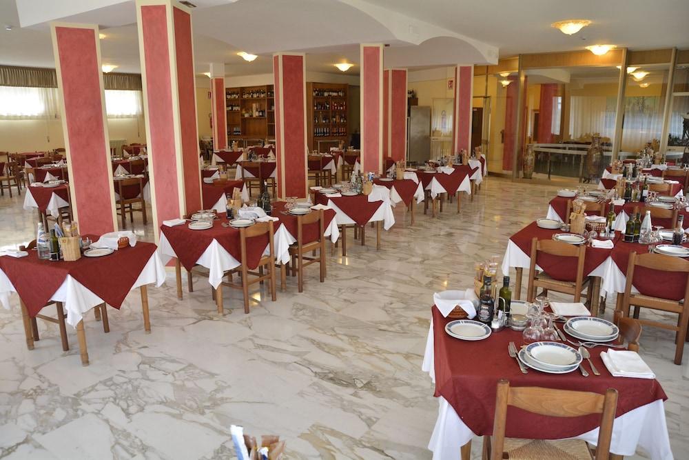 Hotel Reali Chianciano Terme Buitenkant foto