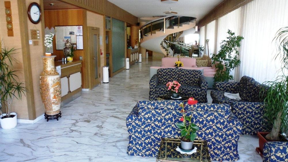 Hotel Reali Chianciano Terme Buitenkant foto
